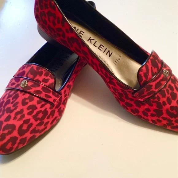 ANNE KLEIN  faux suede black and red leopard print flats!  Akidara style… size 8 - Picture 2 of 7
